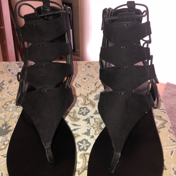 Aldo gladiators black/gold with zipper - Picture 4 of 5